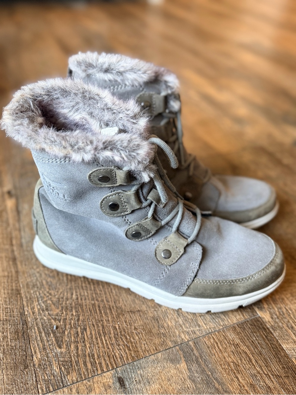 Sorel Explorer Joan Faux Fur Winter Boots – Gray – Women’s Size 10